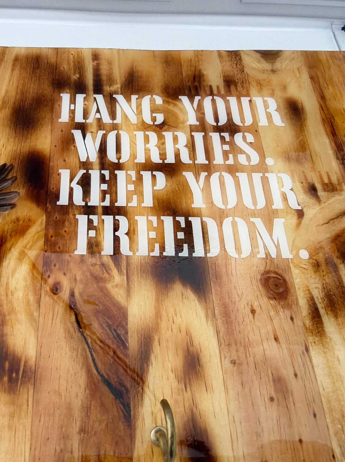 Bald Eagle Wall Plaque w/Hooks